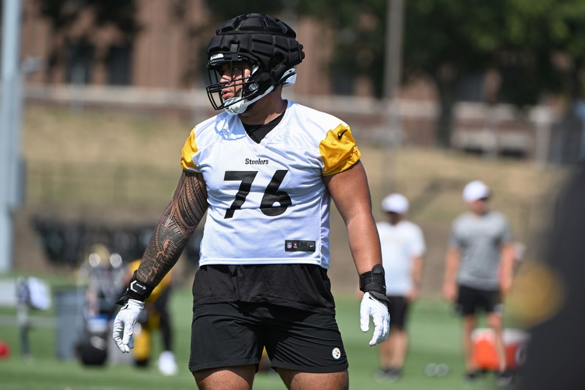 Jul 28, 2024; Latrobe, PA, USA; Pittsburgh Steelers offensive tackle Troy Fautanu (76) participates in drills during training camp at Saint Vincent College. Mandatory Credit: Barry Reeger-USA TODAY Sports