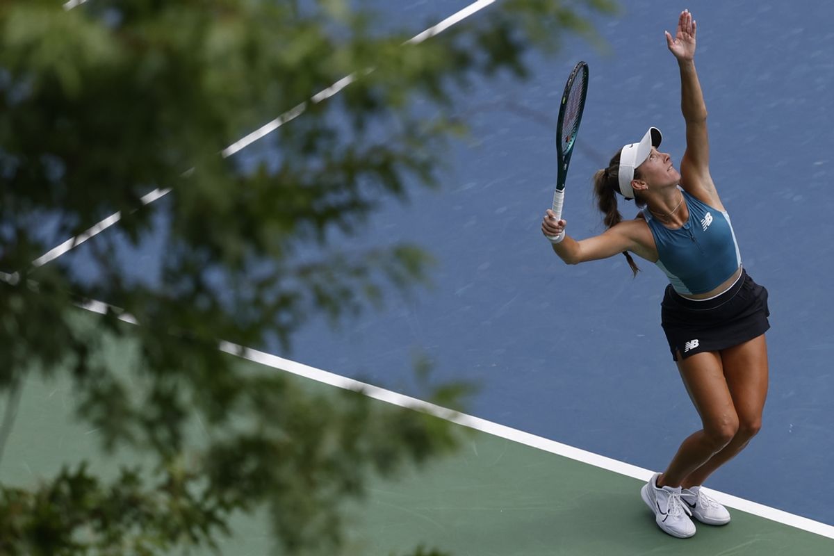 Jul 30, 2024; Washington, DC, USA; McCartney Kessler (USA) serves against Marie Bouzkova (CZE) (not pictured) on day four of the Mubadala Citi DC Open at Rock Creek Park Tennis Center. Mandatory Credit: Geoff Burke-Imagn Images