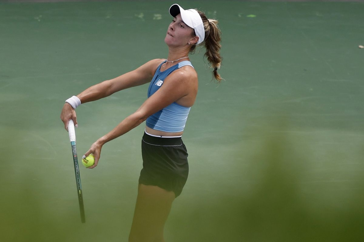 Jul 30, 2024; Washington, DC, USA; McCartney Kessler (USA) serves against Marie Bouzkova (CZE) (not pictured) on day four of the Mubadala Citi DC Open at Rock Creek Park Tennis Center. Mandatory Credit: Geoff Burke-USA TODAY Sports