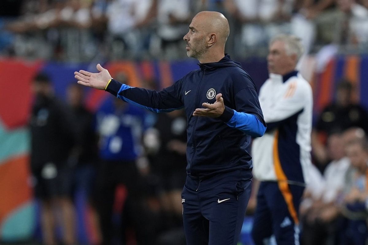 Aug 6, 2024; Charlotte, NC, USA; Chelsea head coach Enzo Maresca during the first half against the Real Madrid at Bank of America Stadium. Mandatory Credit: Jim Dedmon-Imagn Images