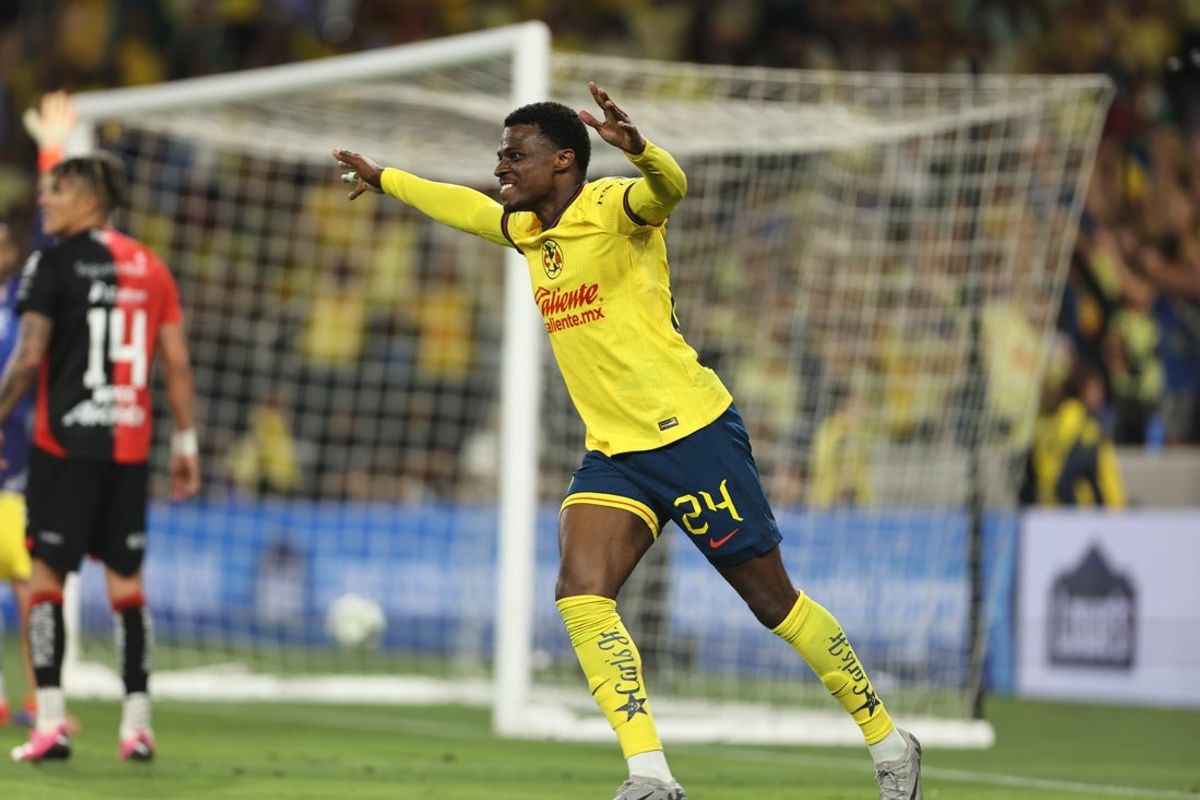 Aug 9, 2024; San Diego, California, USA; Club America Forward Javairo Dilrosun (24) celebrates goal by Club America forward Henry Martin (21) during second half against Atlas Snapdragon Stadium. Mandatory Credit: Julia Kapros-Imagn Images