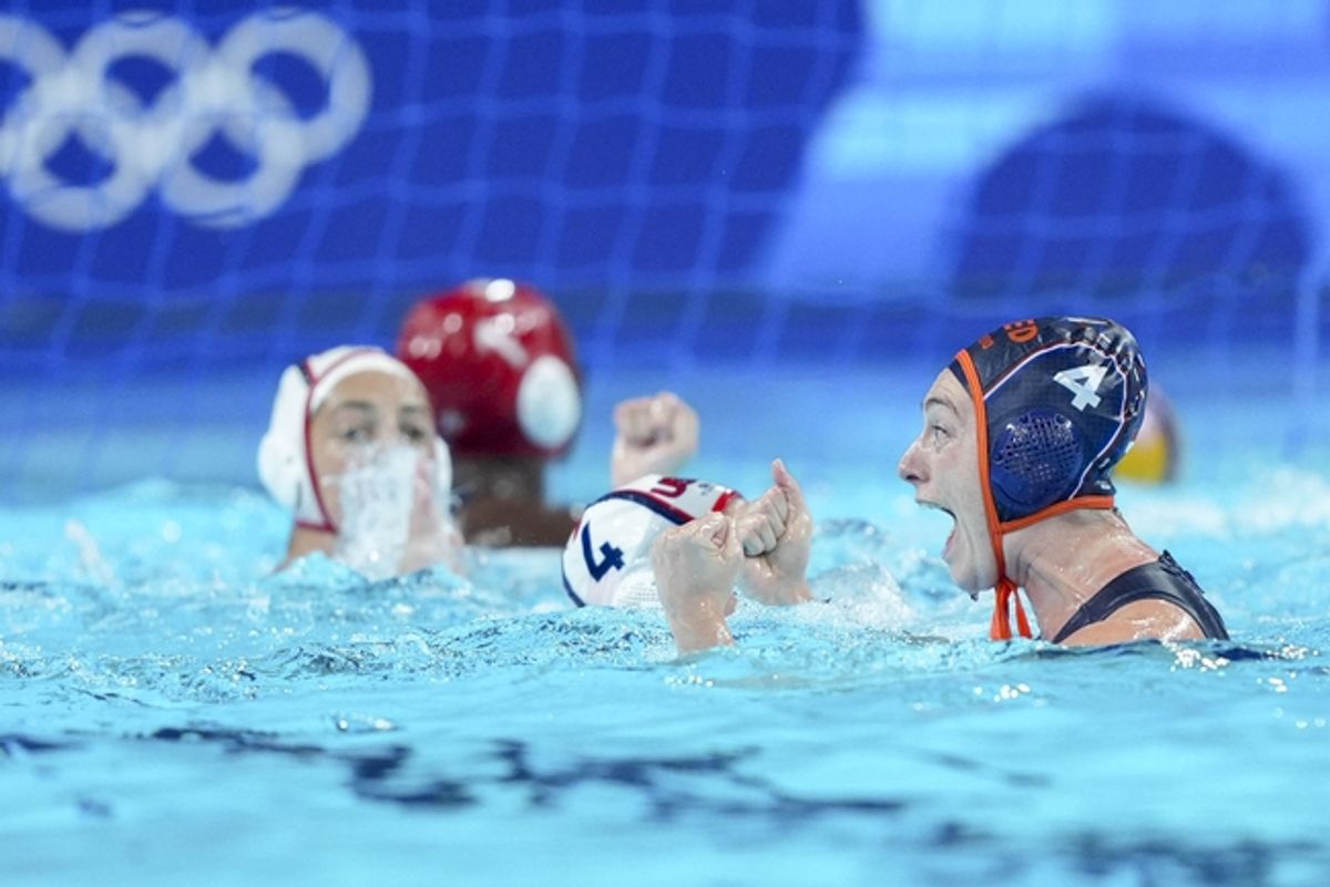 Aug 10, 2024; Nanterre, France; Netherlands driver Sabrina van der Sloot (4) scores a goal to take the lead with one second remaining in the bronze medal match during the Paris 2024 Olympic Summer Games at Paris La Défense Arena. Mandatory Credit: Amber Searls-USA TODAY Sports