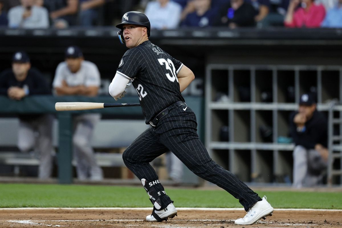 Chicago White Sox outfielder Gavin Sheets (32) hits a RBI double against the New York Yankees during the first inning at Guaranteed Rate Field. Mandatory Credit: Kamil Krzaczynski-USA TODAY Sports