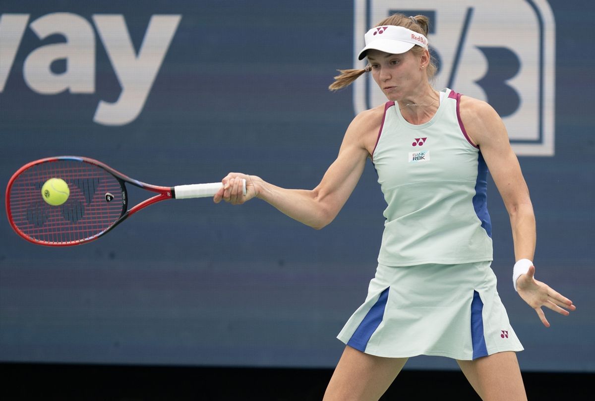 Aug 15, 2024; Cincinnati, OH, USA ; Elena Rybakina of Kazakhstan returns a shot against Leylah Fernandez of Canada on day four of the Cincinnati Open. Mandatory Credit: Susan Mullane-Imagn Images