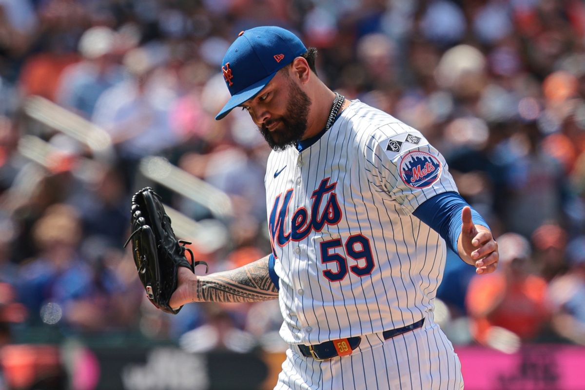 Aug 21, 2024; New York City, New York, USA; New York Mets starting pitcher Sean Manaea (59) reacts after walking off the field after the top of the sixth inning  against the Baltimore Orioles at Citi Field. Mandatory Credit: Vincent Carchietta-USA TODAY Sports