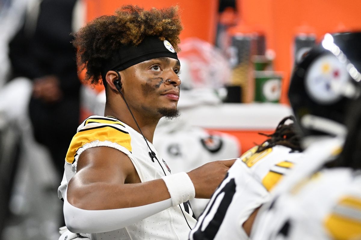 Aug 24, 2024; Detroit, Michigan, USA;  Pittsburgh Steelers quarterback Justin Fields (2) looks at the scoreboard while sitting on the bench during the Steelers pre-season game  against the Detroit Lions in the third quarter at Ford Field. Mandatory Credit: Lon Horwedel-Imagn Images