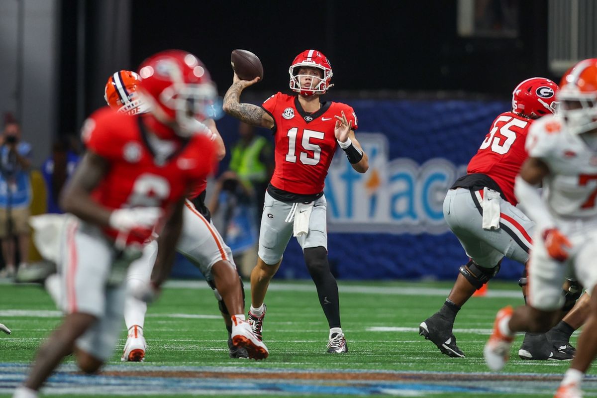 Aug 31, 2024; Atlanta, Georgia, USA; Georgia Bulldogs quarterback Carson Beck (15) throws a pass against the Clemson Tigers in the third quarter at Mercedes-Benz Stadium. Mandatory Credit: Brett Davis-Imagn Images