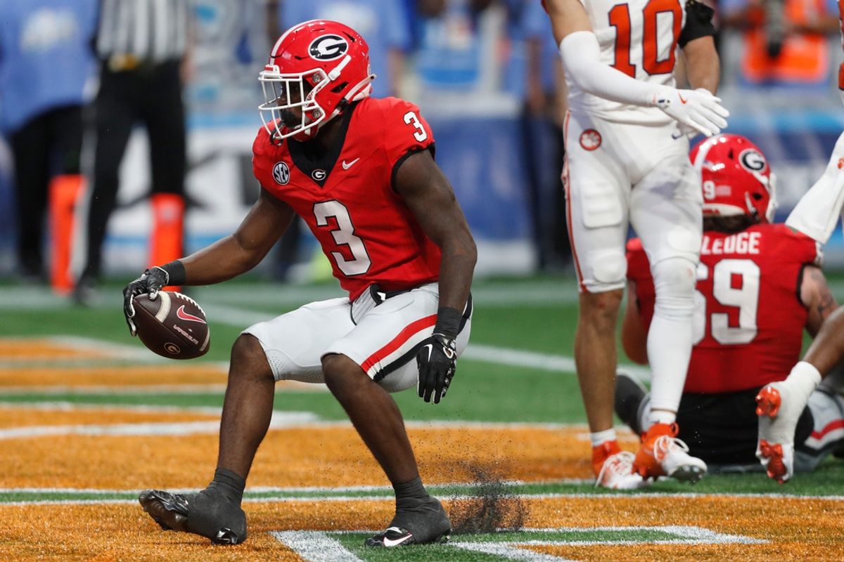 Georgia running back Nate Frazier (3) scores a touchdown during the second half of the NCAA Aflac Kickoff Game against Clemson in Atlanta, on Saturday, Aug. 31, 2024.