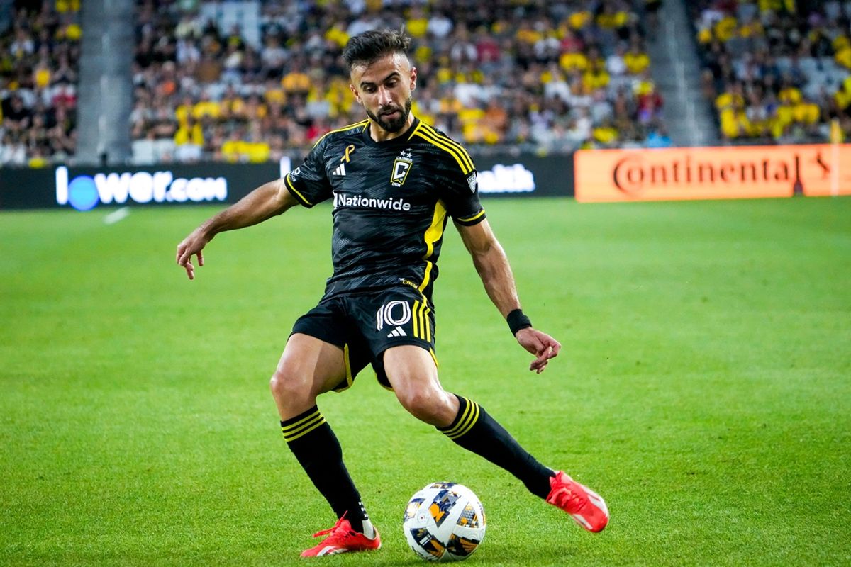 Aug 31, 2024; Columbus, OH, USA; 
Columbus Crew forward Diego Rossi (10) passes the ball during the first half against New York City FC at Lower.com Field.
Samantha Madar-The Columbus Dispatch