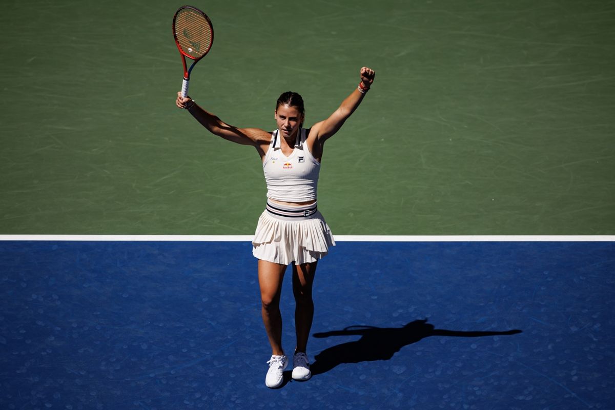 Sept 3, 2024; Flushing, NY, USA;  Emma Navarro (USA) celebrates her victory over  Paula Badosa (ESP) on day nine of the 2024 U.S. Open tennis tournament at USTA Billie Jean King National Tennis Center. Mandatory Credit: Mike Frey-Imagn Images