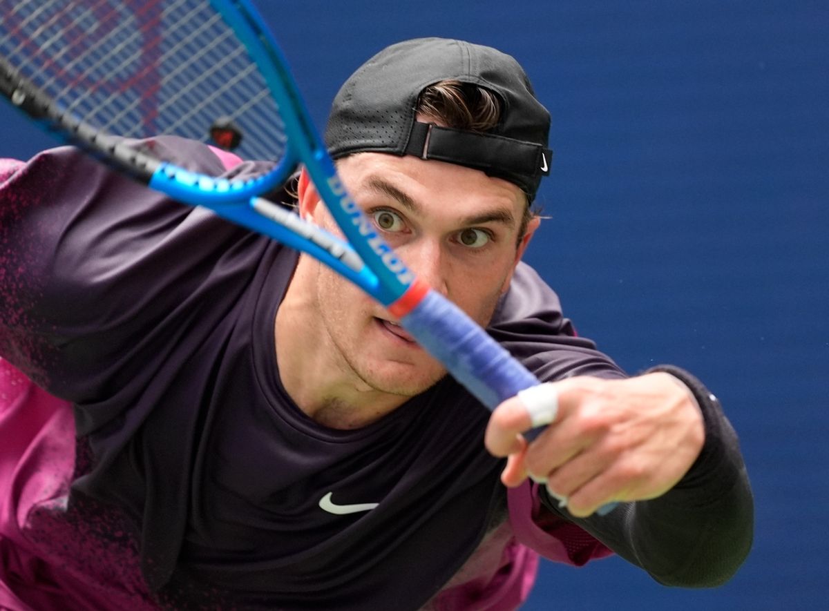 Sept 6, 2024; Flushing, NY, USA;     Jack Draper (GBR) hits to Jannik Sinner (ITA) on day twelve of the 2024 U.S. Open tennis tournament at USTA Billie Jean King National Tennis Center. Mandatory Credit: Robert Deutsch-Imagn Images