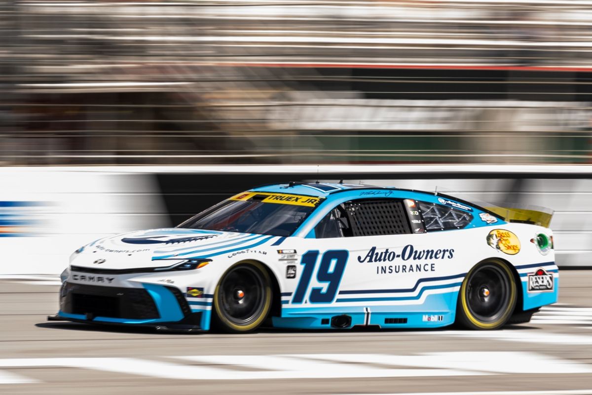 Sep 7, 2024; Hampton, Georgia, USA; NASCAR Cup Series driver Martin Truex Jr. (19) comes down the stretch during qualifying at Atlanta Motor Speedway. Mandatory Credit: Jason Allen-Imagn Images