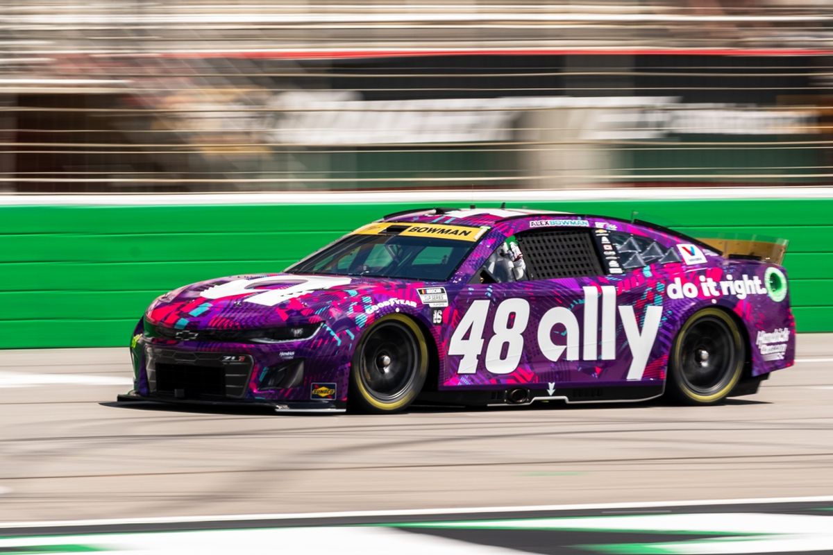Sep 7, 2024; Hampton, Georgia, USA; NASCAR Cup Series driver Alex Bowman (48) comes down the stretch during qualifying at Atlanta Motor Speedway. Mandatory Credit: Jason Allen-Imagn Images