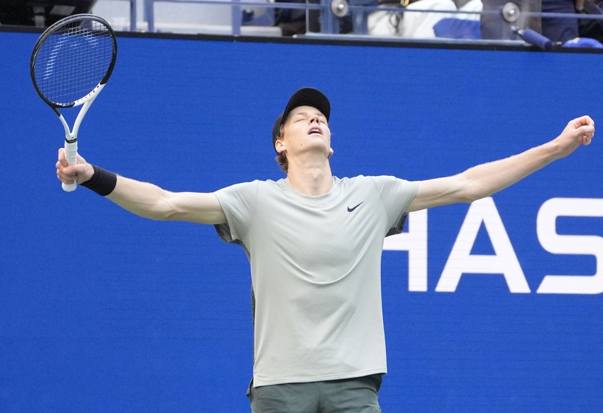 Sep 8, 2024; Flushing, NY, USA; Jannik Sinner (ITA) celebrates after defeating Taylor Fritz (USA) in the men’s singles final of the 2024 U.S. Open tennis tournament at USTA Billie Jean King National Tennis Center. Mandatory Credit: Robert Deutsch-Imagn Images