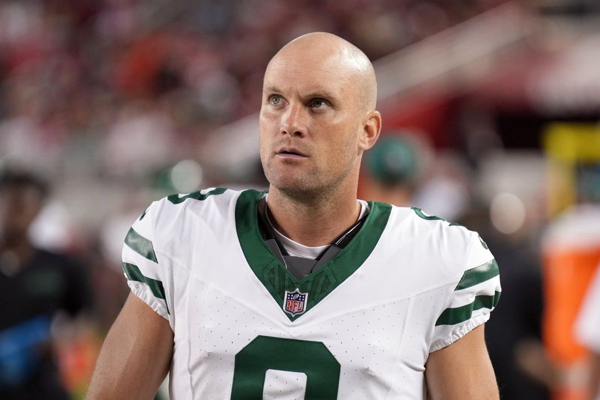 Sep 9, 2024; Santa Clara, California, USA; New York Jets place kicker Greg Zuerlein (9) during the fourth quarter against the San Francisco 49ers at Levi's Stadium. Mandatory Credit: Darren Yamashita-Imagn Images