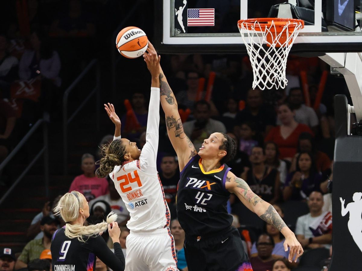 Phoenix Mercury center Brittney Griner (42) blocks Connecticut Sun forward DeWanna Bonner (24) on Friday, Sept. 13, 2024 at Footprint Center, in Phoenix.