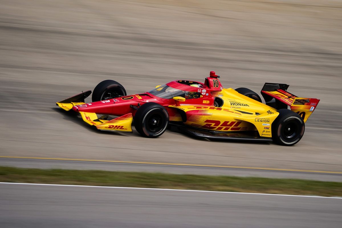 NTT IndyCar Series driver Alex Palou (10) drives during practice for the Music City Grand Prix at Nashville Superspeedway in Lebanon, Tenn., Saturday, Sept. 14, 2024.