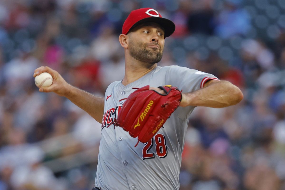 Sep 14, 2024; Minneapolis, Minnesota, USA; Cincinnati Reds starting pitcher Nick Martinez (28) throws against the Minnesota Twins in the second inning at Target Field. Mandatory Credit: Bruce Kluckhohn-Imagn Images