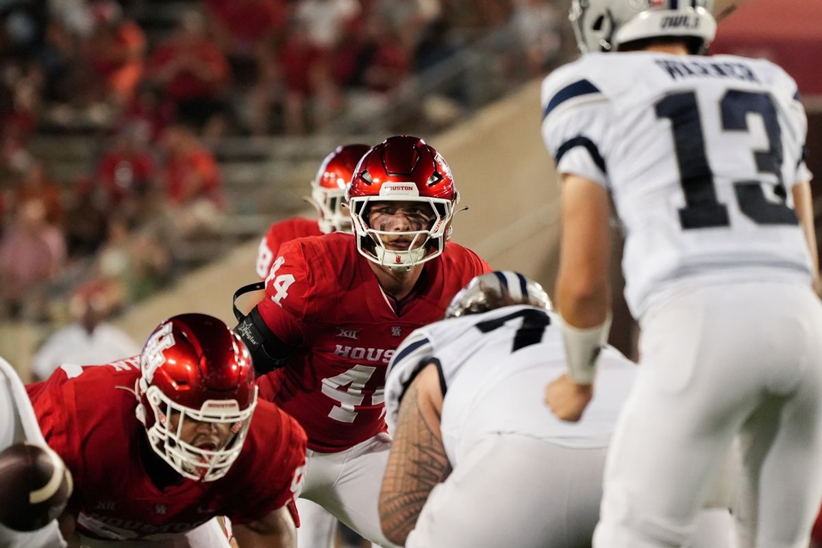 Sep 14, 2024; Houston, Texas, USA; Houston Cougars linebacker Michael Batton (44) pre-snap in the second quarter at TDECU Stadium. Mandatory Credit: Sean Thomas-Imagn Images