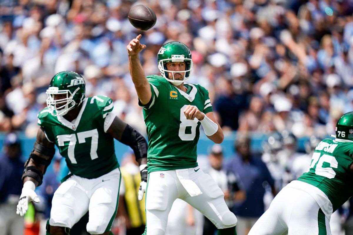 New York Jets quarterback Aaron Rodgers (8) throws against the Tennessee Titans during the first quarter at Nissan Stadium in Nashville, Tenn., Sunday, Sept. 15, 2024.