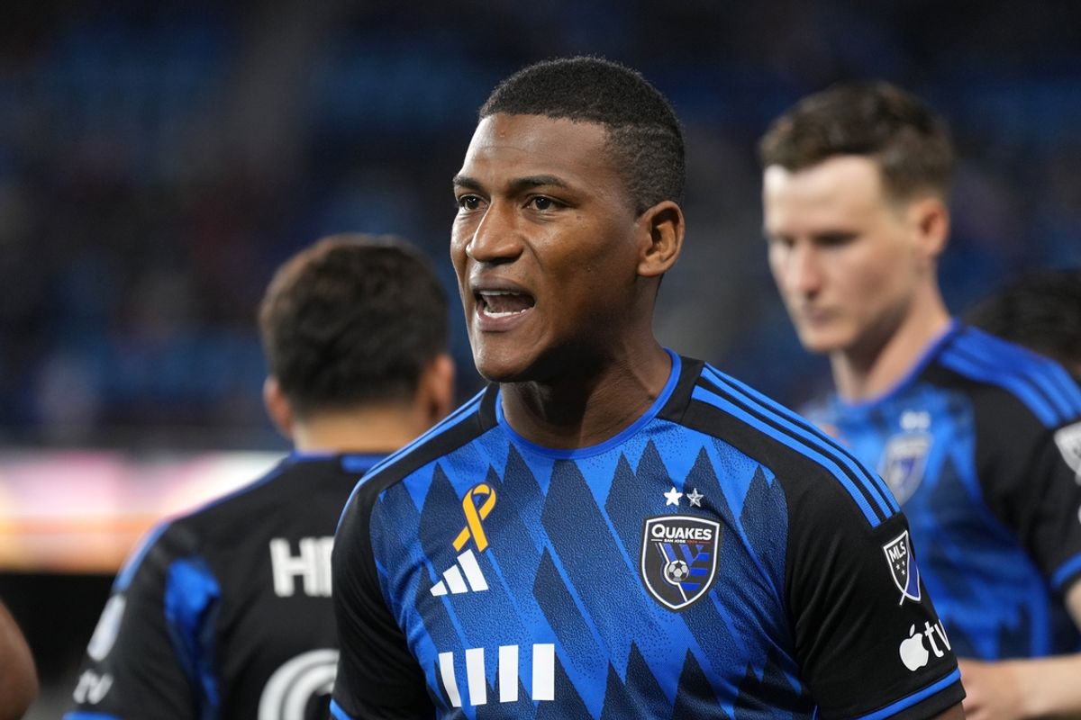 Sep 21, 2024; San Jose, California, USA; San Jose Earthquakes midfielder Carlos Gruezo (7) before the game against St. Louis CITY SC at PayPal Park. Mandatory Credit: Darren Yamashita-Imagn Images