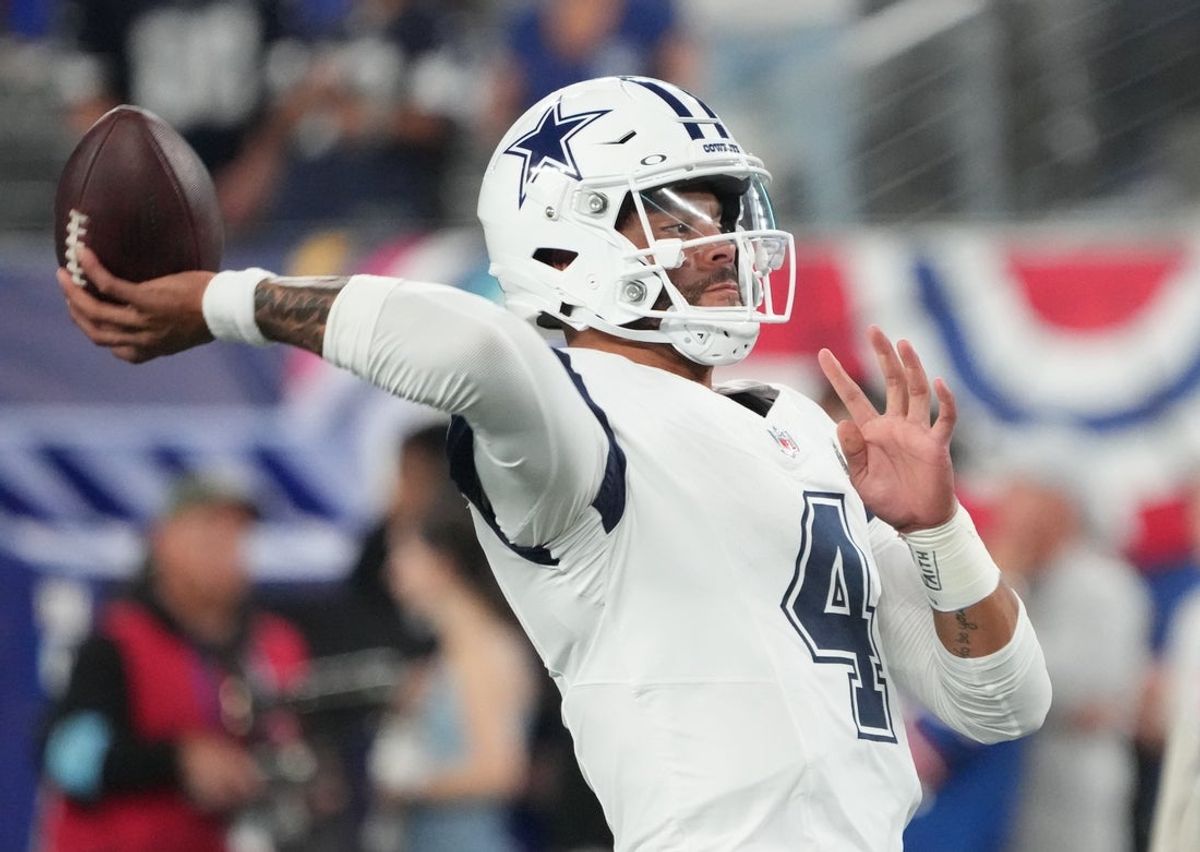 Sep 26, 2024; East Rutherford, New Jersey, USA;  Dallas Cowboys quarterback Dak Prescott (4) pre game before the game against the Dallas Cowboys at MetLife Stadium. Mandatory Credit: Robert Deutsch-Imagn Images
