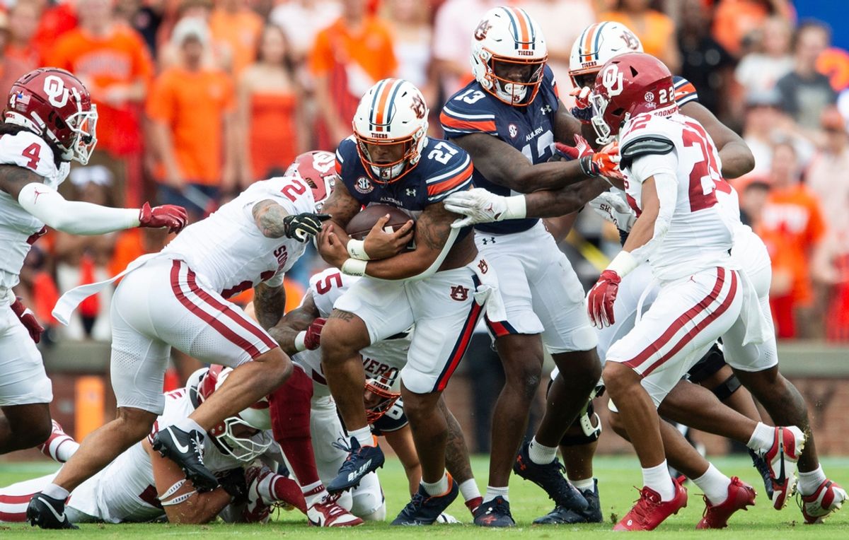 Auburn Tigers running back Jarquez Hunter (27) runs the ball as Auburn Tigers take on Oklahoma Sooners at Jordan-Hare Stadium in Auburn, Ala., on Saturday, Sept. 28, 2024.