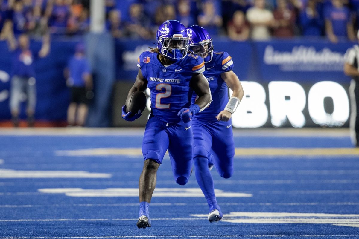 Sep 28, 2024; Boise, Idaho, USA; Boise State Broncos running back Ashton Jeanty (2) runs for a touchdown in the first quarter versus the Washington State Cougars at Albertsons Stadium. Mandatory Credit: Brian Losness-Imagn Images