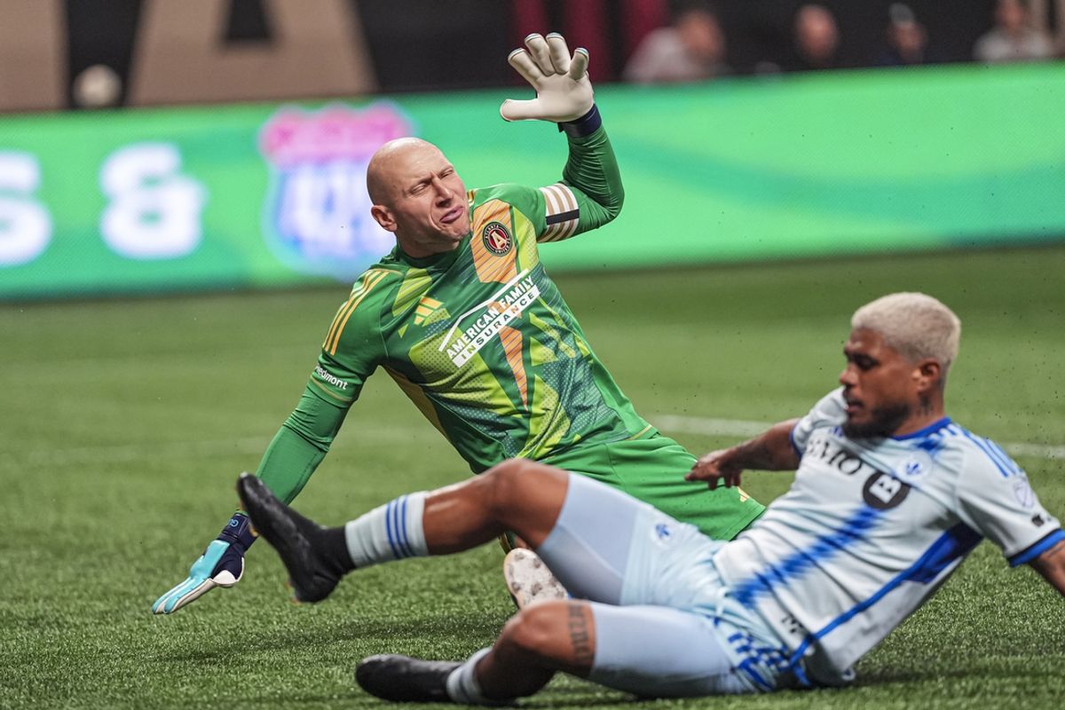 Oct 2, 2024; Atlanta, Georgia, USA; CF Atlanta United goalkeeper Brad Guzan (1) reacts as he surrenders a goal to CF Montreal forward Josef Martinez (17) during the second half at Mercedes-Benz Stadium. Mandatory Credit: Dale Zanine-Imagn Images
