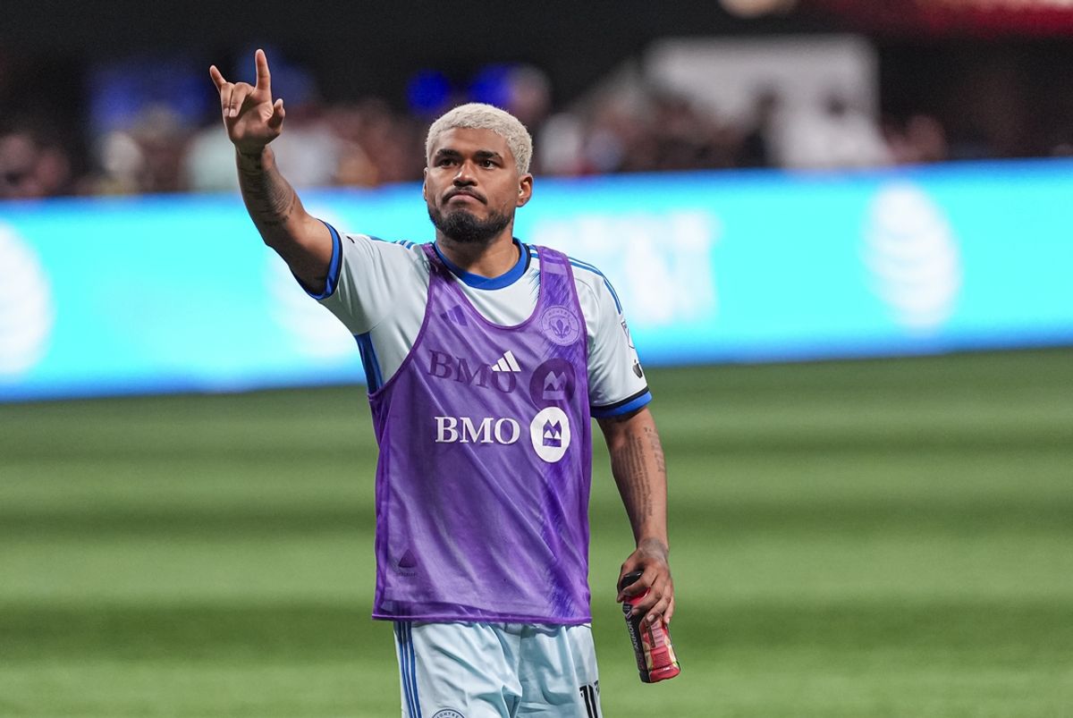 Oct 2, 2024; Atlanta, Georgia, USA; CF Montreal forward Josef Martinez (17) reacts to the fans in the Atlanta United supporter section after the match at Mercedes-Benz Stadium. Mandatory Credit: Dale Zanine-Imagn Images