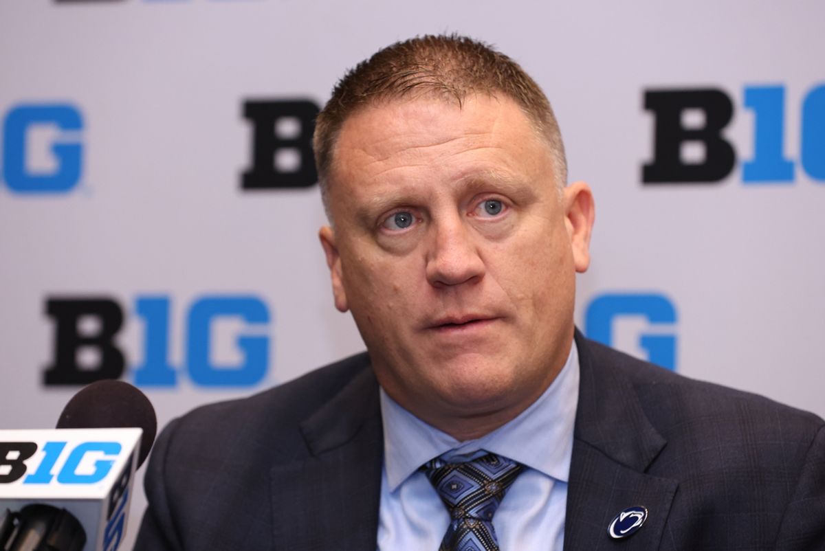 Oct 3, 2024; Rosemont, IL, USA; Penn State head coach Mike Rhoades takes a question at the podium during the 2024 Big Ten Menís Basketball media day at Donald E. Stephens Convention Center. Mandatory Credit: Melissa Tamez-Imagn Images