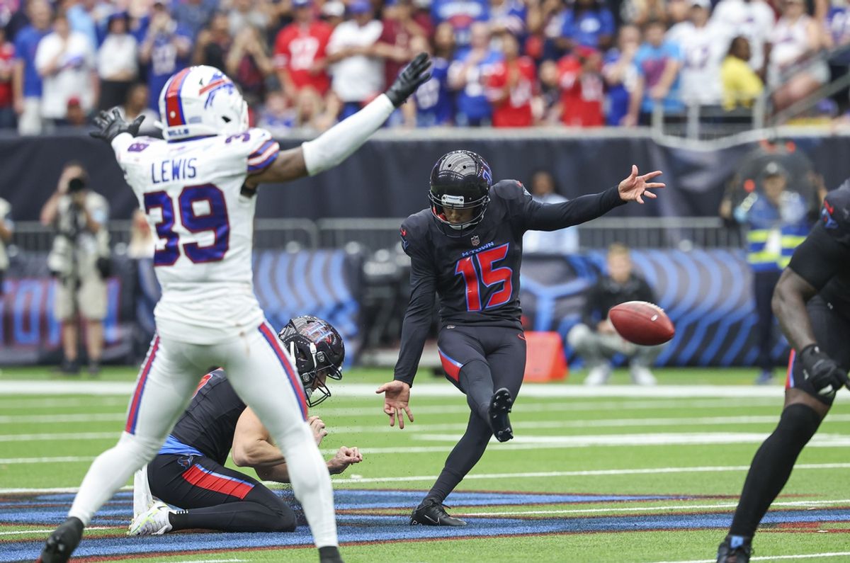 Oct 6, 2024; Houston, Texas, USA; Houston Texans place kicker Ka'imi Fairbairn (15) kicks a field goal with time expiring as the Texans defeated the Buffalo Bills at NRG Stadium. Mandatory Credit: Troy Taormina-Imagn Images