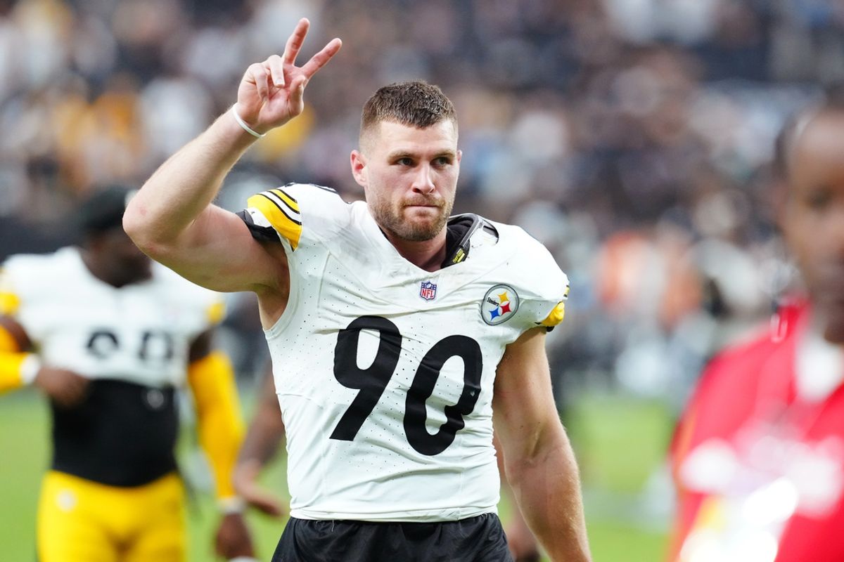 Oct 13, 2024; Paradise, Nevada, USA; Pittsburgh Steelers linebacker T.J. Watt (90) salutes the crowd after the Steelers defeated the Las Vegas Raiders at Allegiant Stadium. Mandatory Credit: Stephen R. Sylvanie-Imagn Images