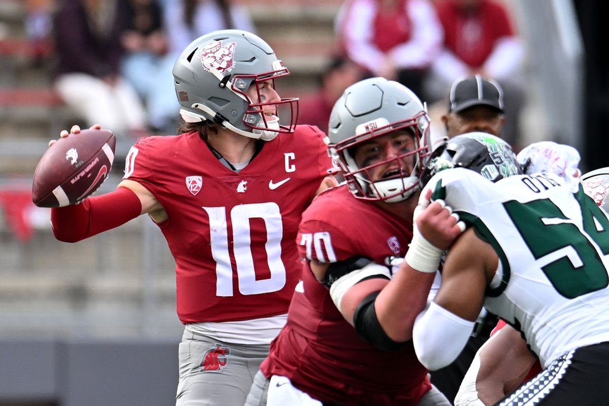Oct 19, 2024; Pullman, Washington, USA; Washington State Cougars quarterback John Mateer (10) throws a pass against the Hawaii Warriors in the second half at Gesa Field at Martin Stadium. Washington State won 42-10. Mandatory Credit: James Snook-Imagn Images
