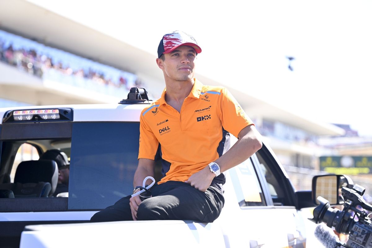 Oct 20, 2024; Austin, Texas, USA; McLaren Formula 1 Team driver Lando Norris (4) of Team Great Britain smiles to the crowd during the driver’s parade before the 2024 Formula One US Grand Prix at Circuit of the Americas. Mandatory Credit: Jerome Miron-Imagn Images