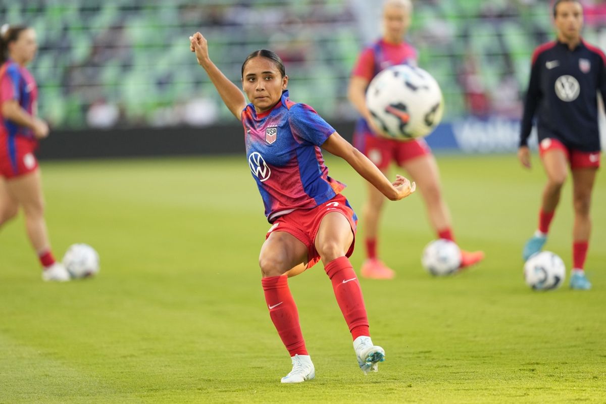 Oct 12, 2024; Austin, Texas, US; U.S. Women’s National Team forward Alyssa Thompson (7) warms up before a match against Ireland at Q2 Stadium. Mandatory Credit: Scott Wachter-Imagn Images