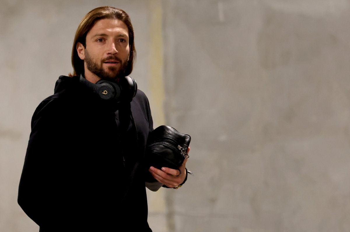 Oct 27, 2024; Los Angeles, California, USA;  LAFC midfielder Ilie Sanchez (6) arrives for a 2024 MLS Cup Playoffs Round One match against the Vancouver Whitecaps FC at BMO Stadium. Mandatory Credit: Kiyoshi Mio-Imagn Images