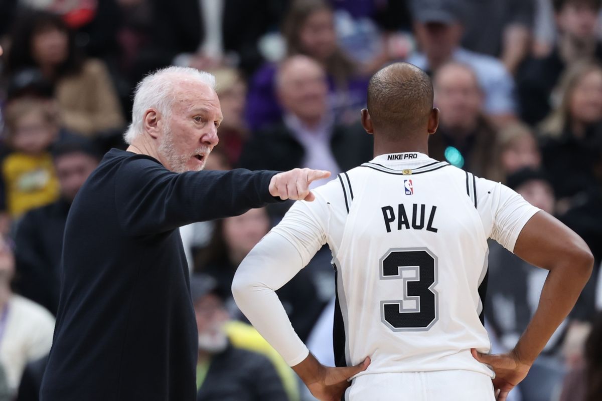 Oct 31, 2024; Salt Lake City, Utah, USA; San Antonio Spurs head coach Gregg Popovich speaks with guard Chris Paul (3) during the second quarter in the game against the Utah Jazz at Delta Center. Mandatory Credit: Rob Gray-Imagn Images