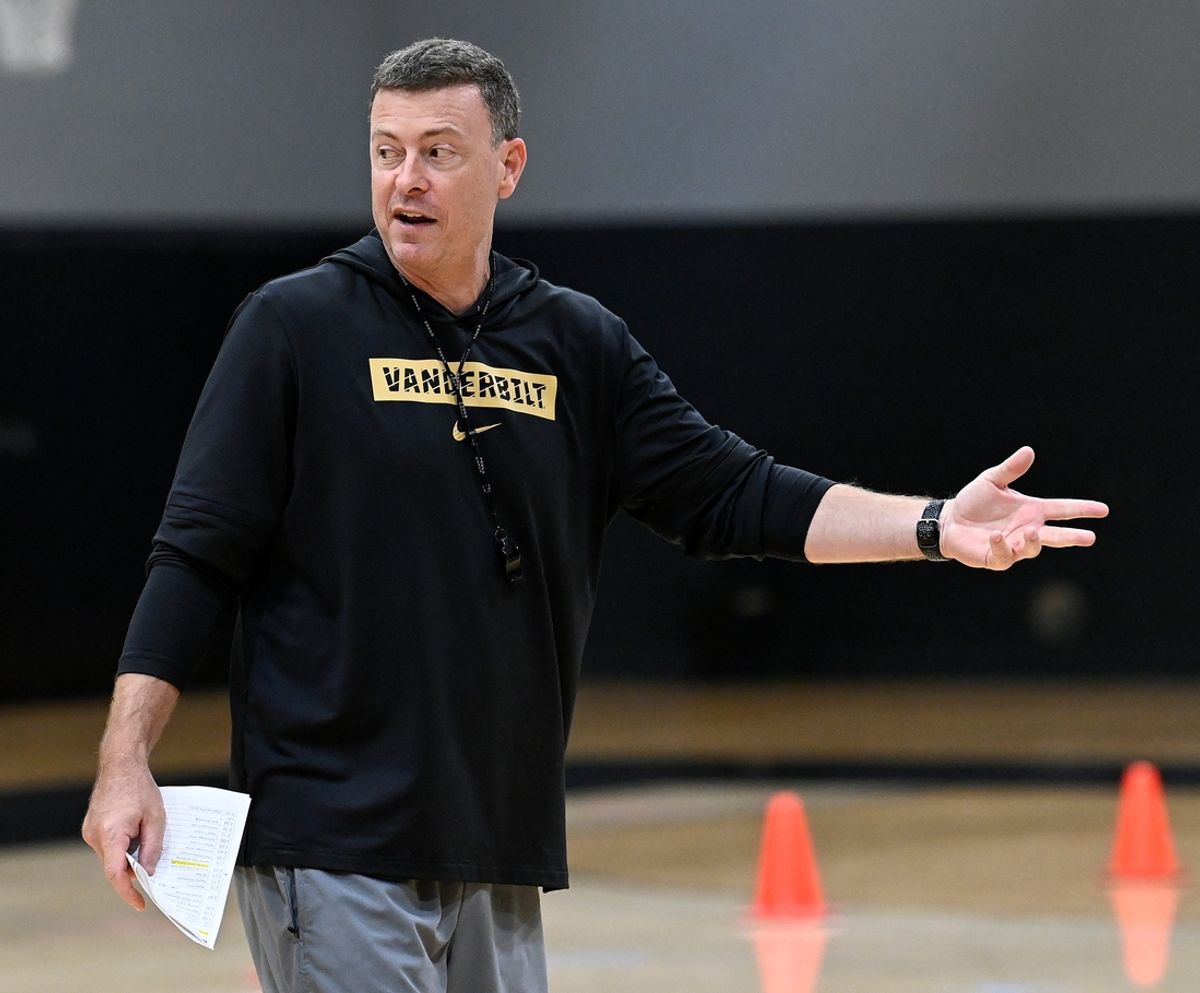 Vanderbilt head coach Mark Byington instructs his players in a drill during an NCAA college basketball practice Tuesday, October 8, 2024, in Nashville, Tenn.