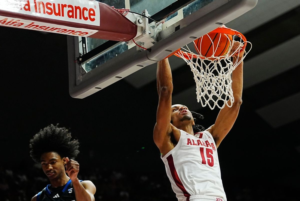 Nov 4, 2024; Tuscaloosa, Alabama, USA; Alabama forward Jarin Stevenson (15) dunks the ball against UNC Asheville at Coleman Coliseum.