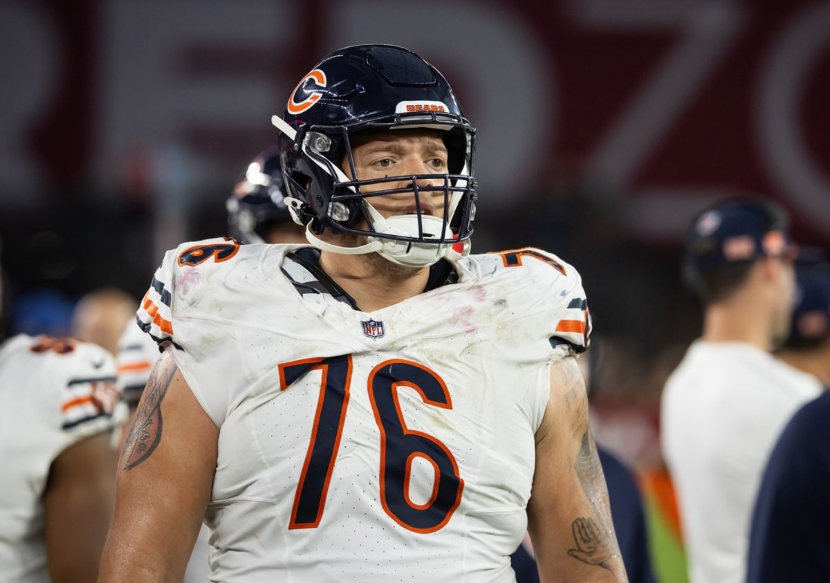 Nov 3, 2024; Glendale, Arizona, USA; Chicago Bears guard Teven Jenkins (76) against the Arizona Cardinals at State Farm Stadium. Mandatory Credit: Mark J. Rebilas-Imagn Images