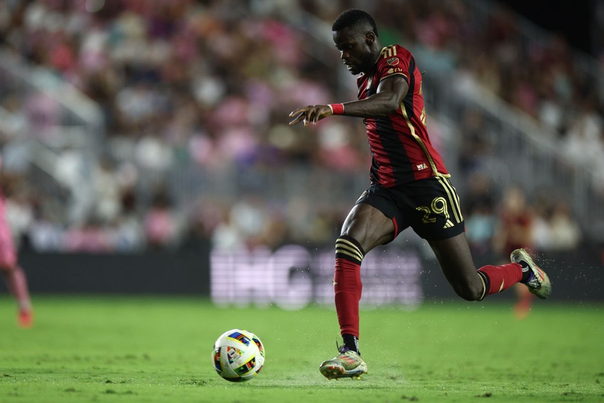 Nov 9, 2024; Fort Lauderdale, Florida, USA; Atlanta United FC forward Jamal Thiaré (29) plays the ball in the second half against the Inter Miami FC in a 2024 MLS Cup Playoffs Round One match at Chase Stadium. Mandatory Credit: Nathan Ray Seebeck-Imagn Images