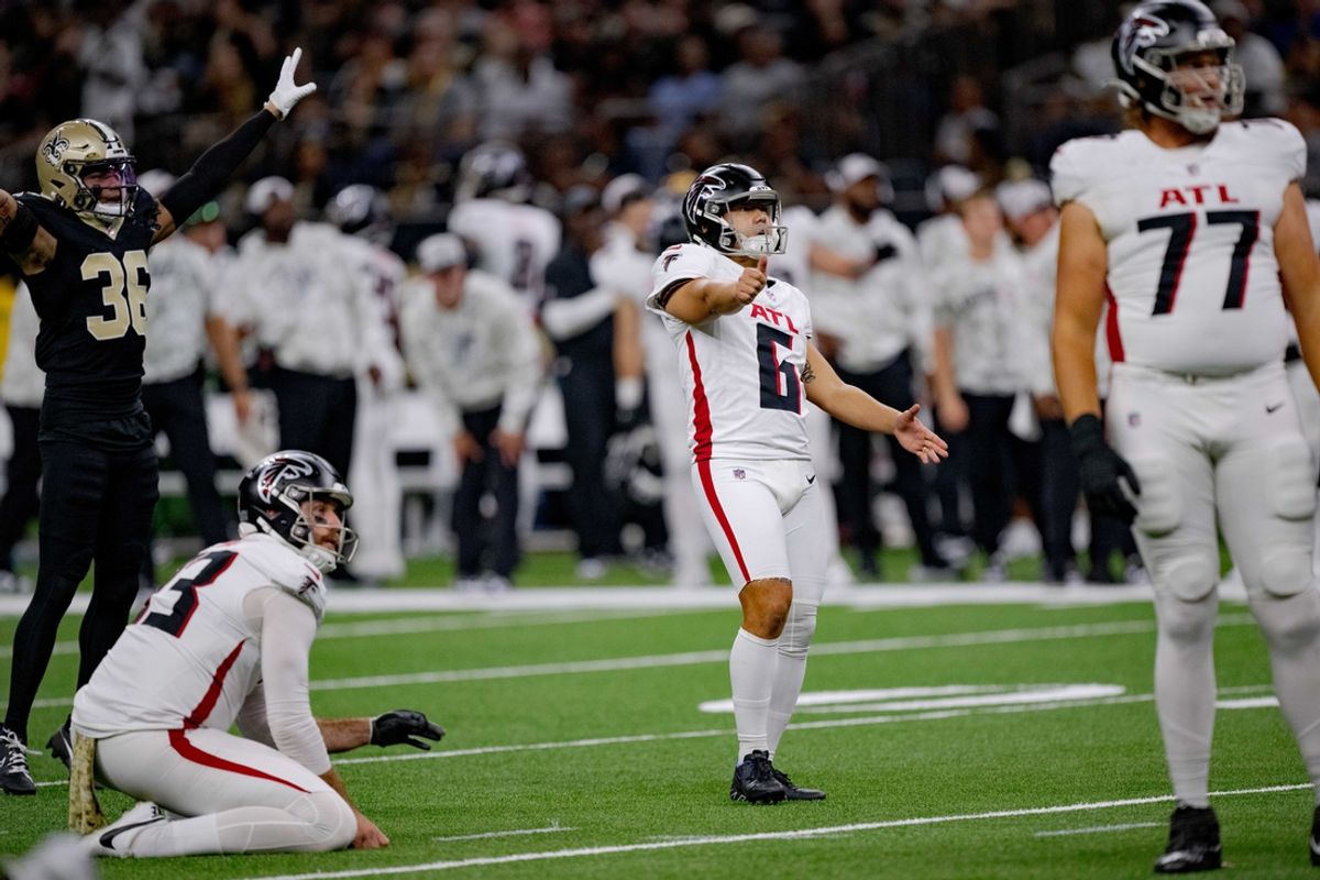 Nov 10, 2024; New Orleans, Louisiana, USA;  Atlanta Falcons place kicker Younghoe Koo (6) reacts as he misses a field goal that would have tied the game against the New Orleans Saints in the fourth quarter at Caesars Superdome. Mandatory Credit: Matthew Hinton-Imagn Images