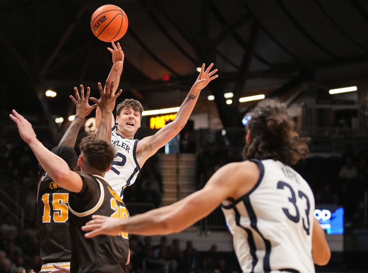 Butler Bulldogs forward Patrick McCaffery (22) passes the ball to Butler Bulldogs forward Boden Kapke (33) on Monday, Nov. 11, 2024, during the game at Hinkle Fieldhouse in Indianapolis.