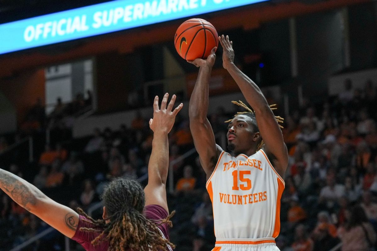 Tennessee forward Jahmai Mashack (15) shoots the ball during an NCAA basketball game between the Tennessee Volunteers and Montana Grizzlies at Thompson-Boling Arena at Food City Center on Wednesday, Nov. 13, 2024.