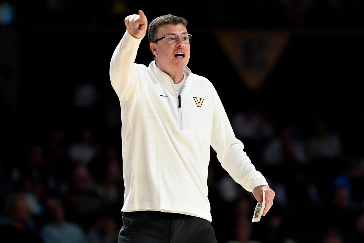 Vanderbilt basketball head coach Mark Byington directs his players during an NCAA college basketball game against California Wednesday, Nov. 13, 2024, in Nashville, Tenn.