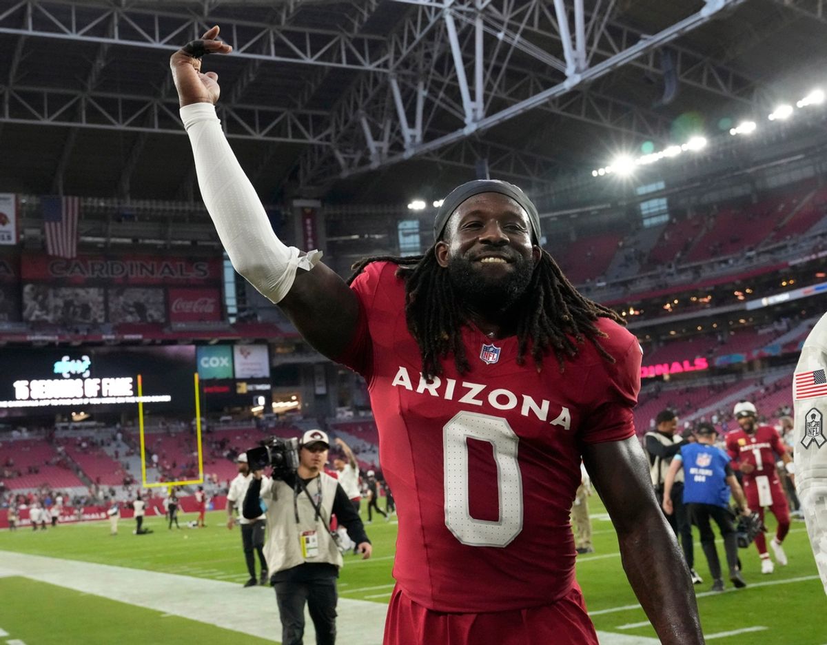 Arizona Cardinals wide receiver Zach Pascal (0) celebrates after beating the New York Jets 31-6 at State Farm Stadium in Glendale on Nov. 10, 2024.
