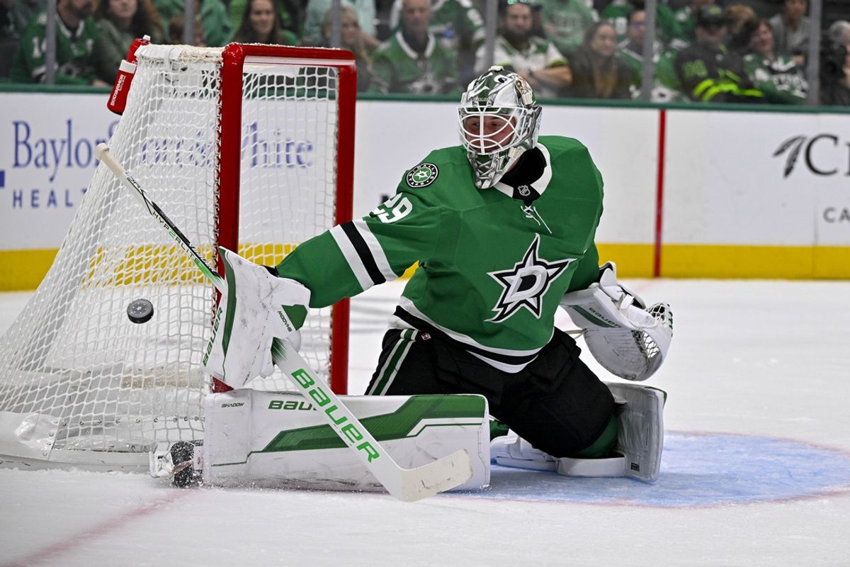 Nov 14, 2024; Dallas, Texas, USA; Dallas Stars goaltender Jake Oettinger (29) makes a save on a shot by the Boston Bruins during the third period at the American Airlines Center. Mandatory Credit: Jerome Miron-Imagn Images