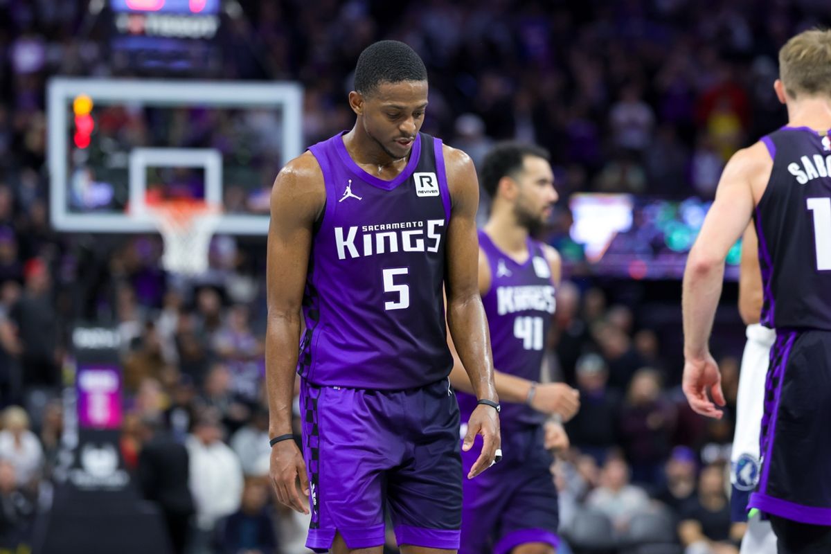 Nov 15, 2024; Sacramento, California, USA; Sacramento Kings guard De'Aaron Fox (5) walks up the court during the fourth quarter against the Minnesota Timberwolves at Golden 1 Center. Mandatory Credit: Sergio Estrada-Imagn Images
