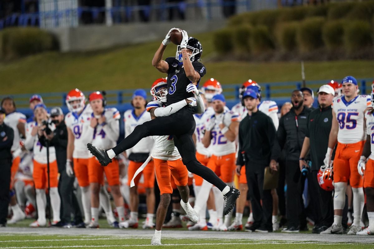 Nov 16, 2024; San Jose, California, USA; San Jose State Spartans wide receiver Nick Nash (3) makes a catch in front of Boise State Broncos cornerback A'Marion McCoy (7) in the third quarter at CEFCU Stadium. Mandatory Credit: Cary Edmondson-Imagn Images